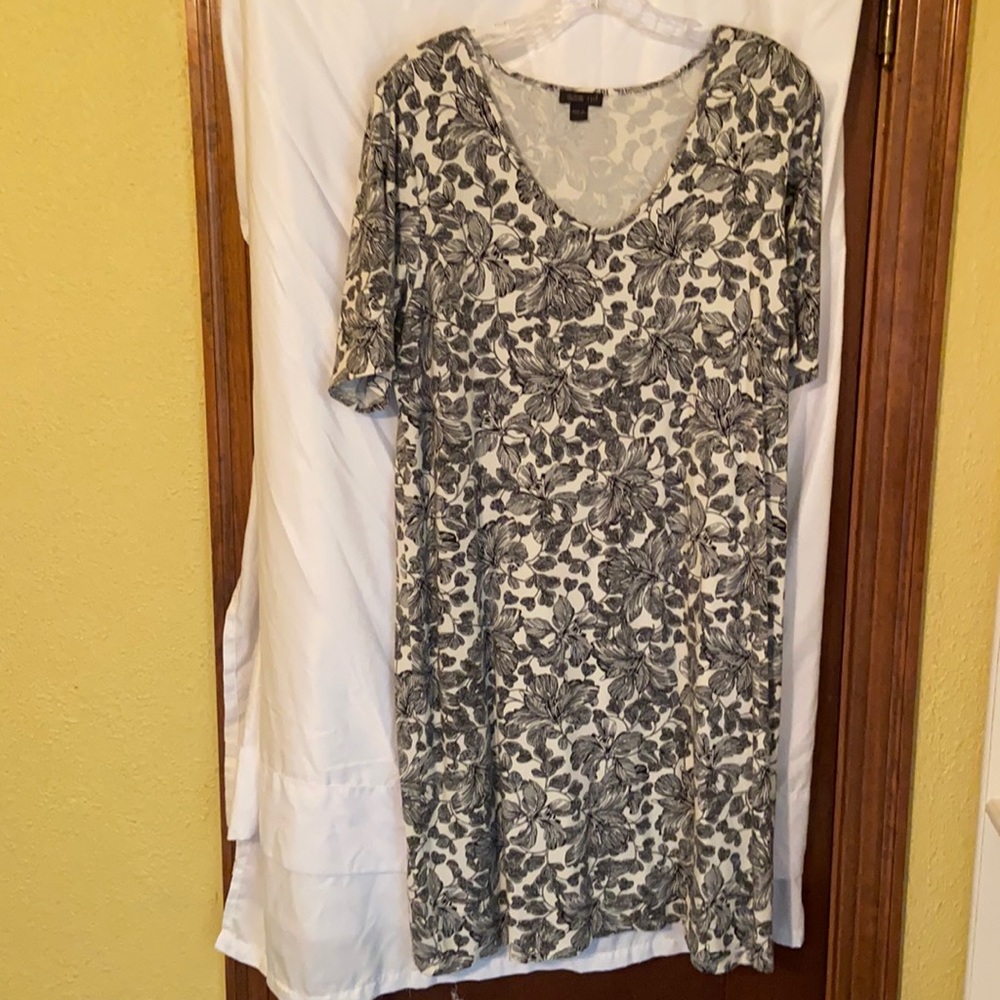 Black and white print shirt sleeved dress